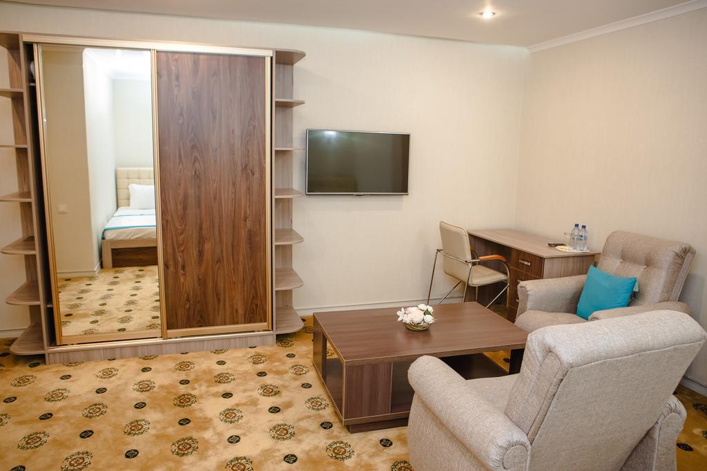Hotel Luxury House Shymkent Exterior foto