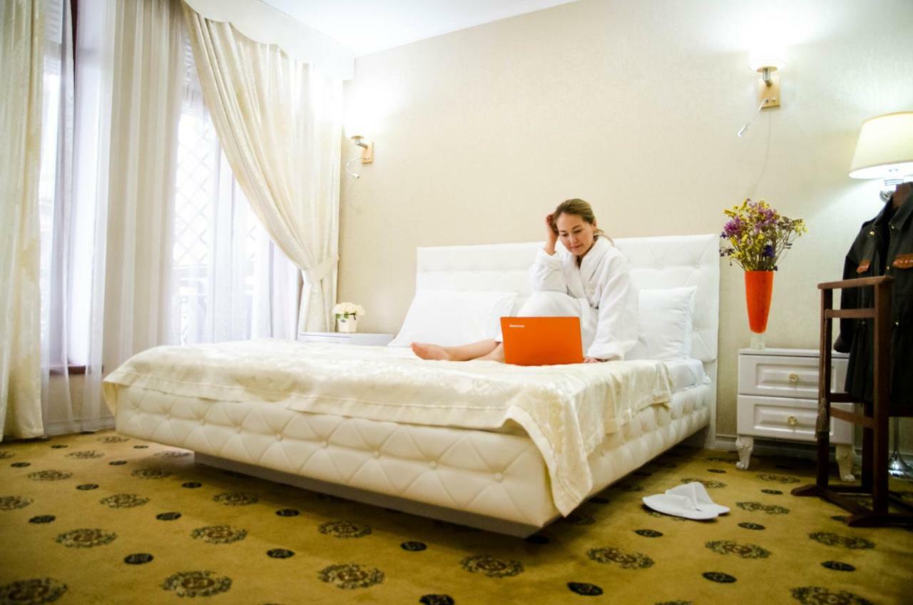 Hotel Luxury House Shymkent Exterior foto