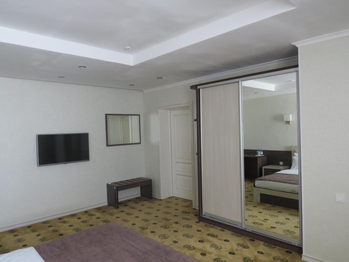 Hotel Luxury House Shymkent Exterior foto